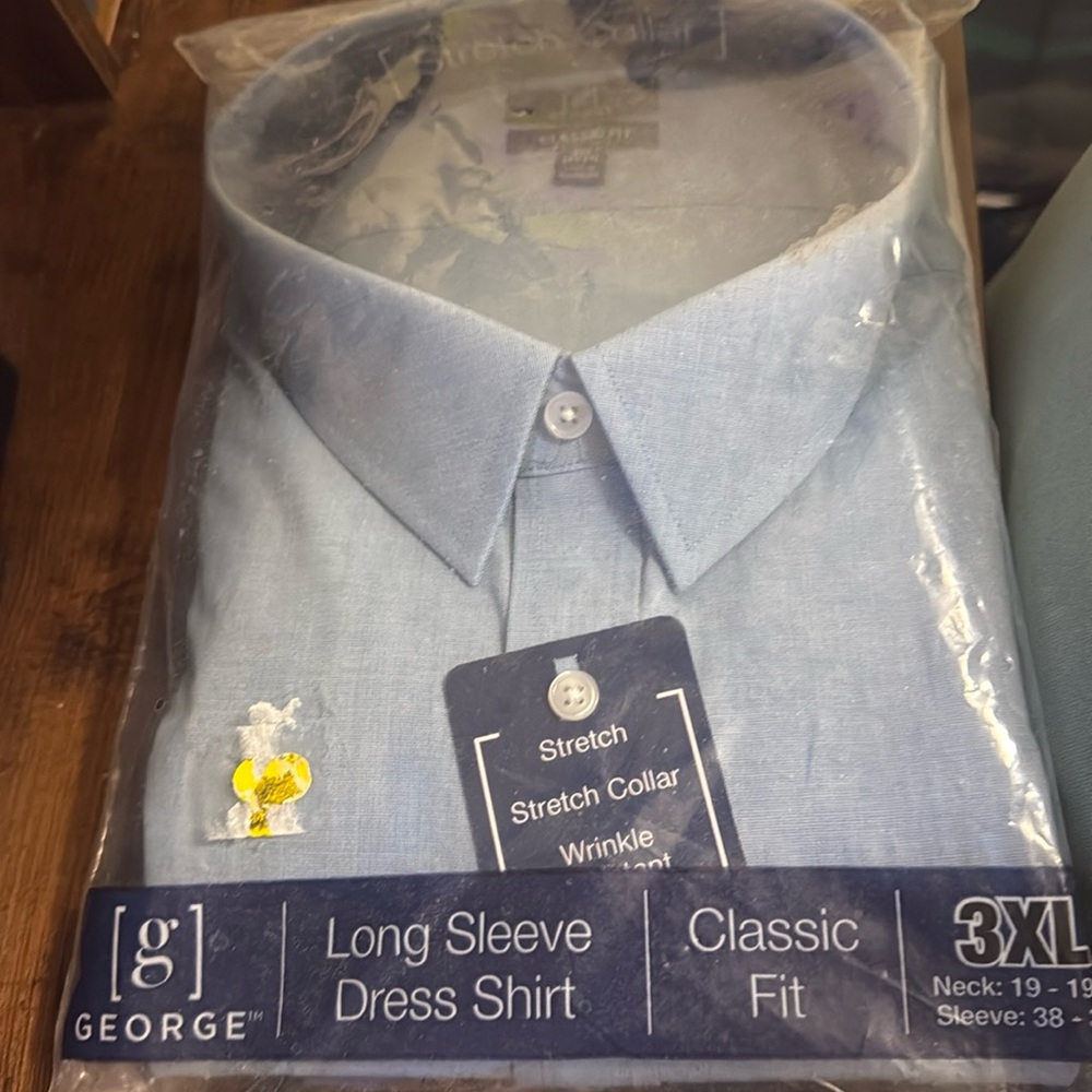 Men’s Classic Fit Dress Shirt with Stretch Collar